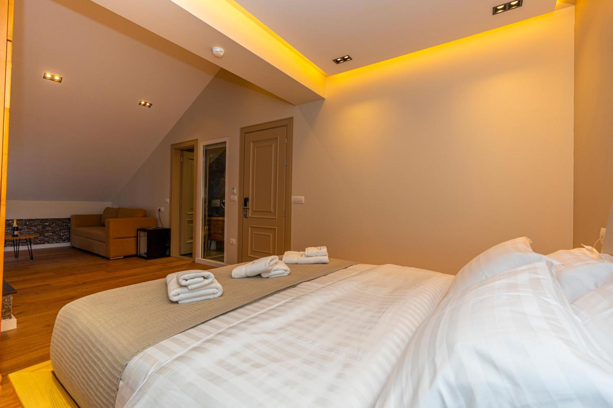 Hotel Jezerca 세스 외부 사진