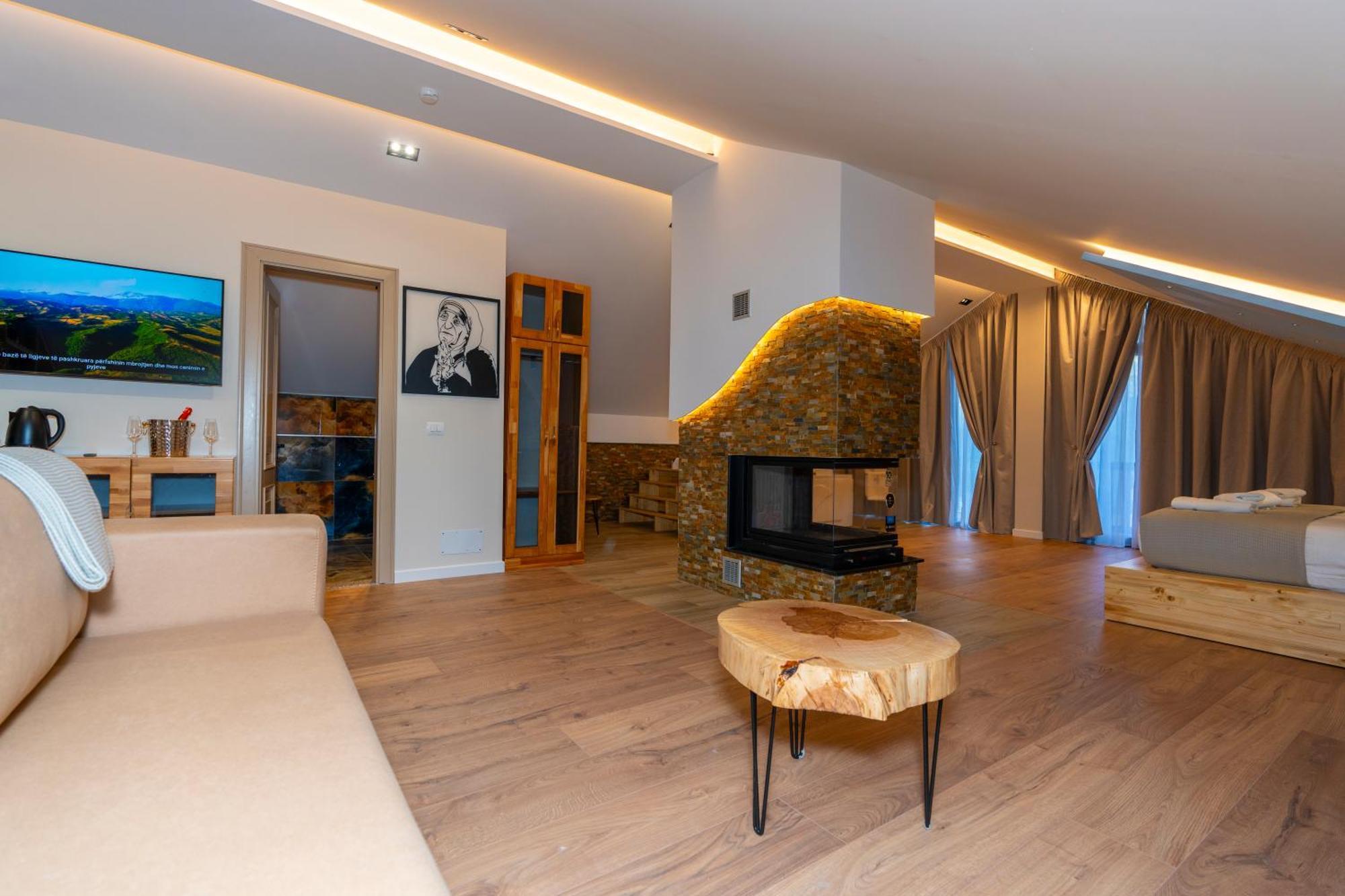Hotel Jezerca 세스 외부 사진