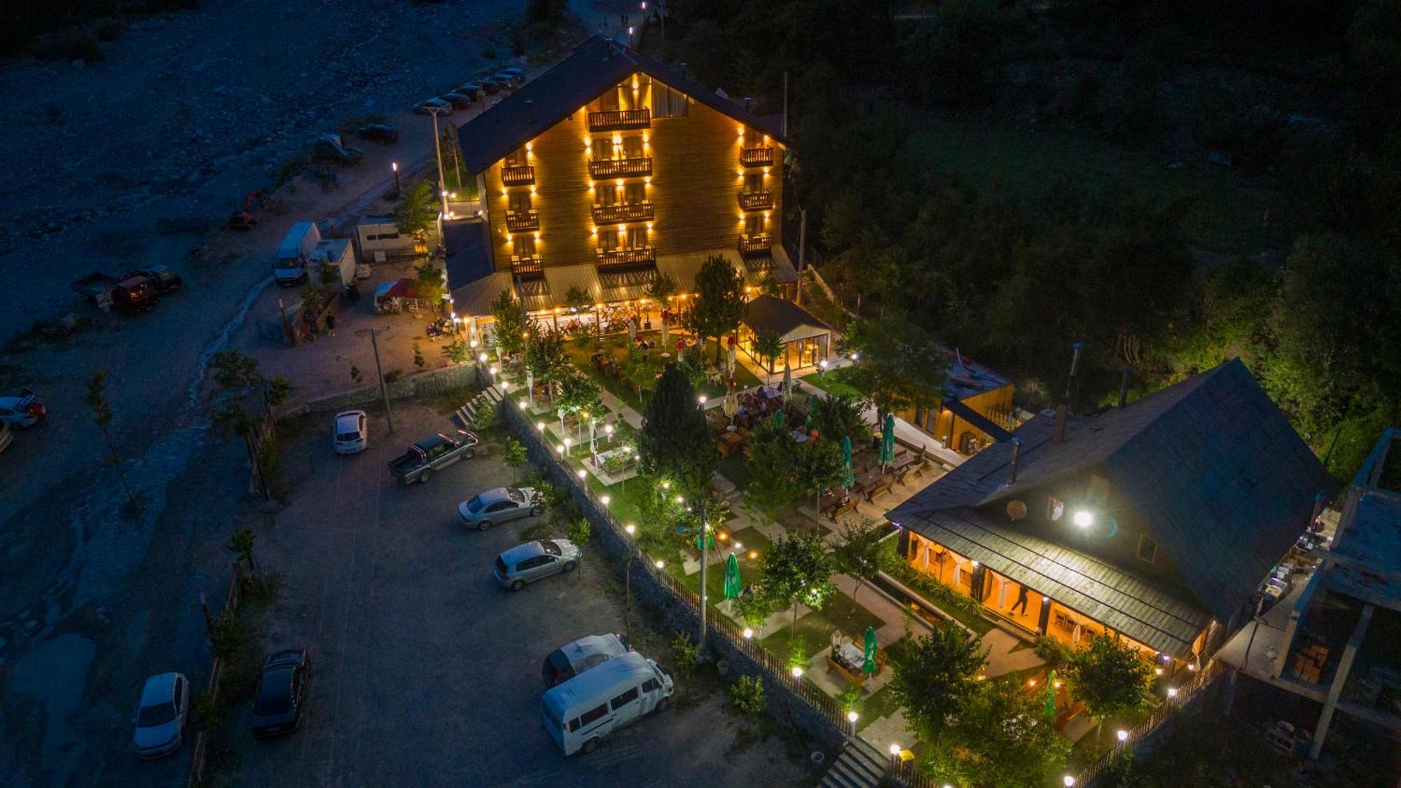 Hotel Jezerca 세스 외부 사진