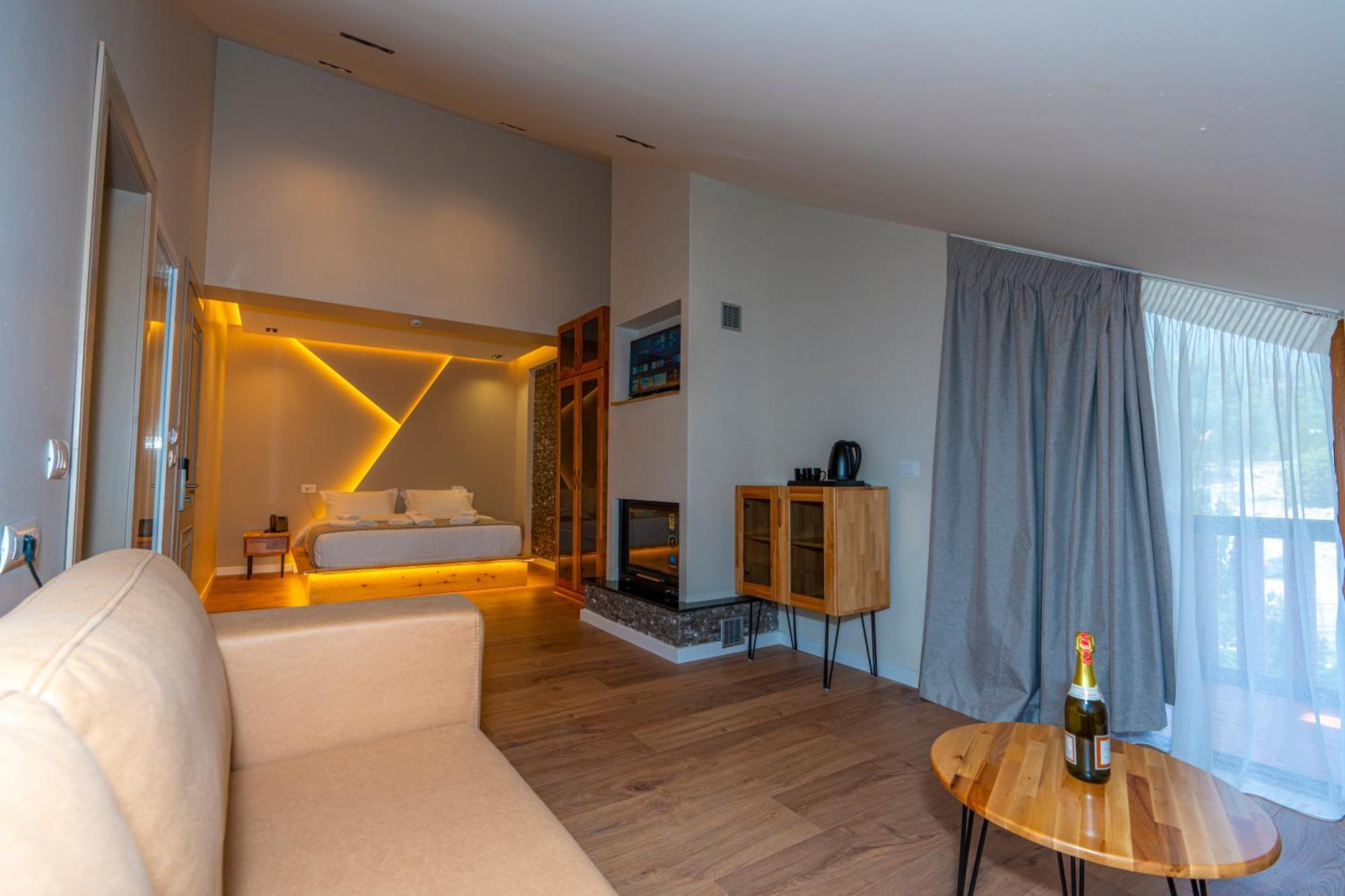 Hotel Jezerca 세스 외부 사진