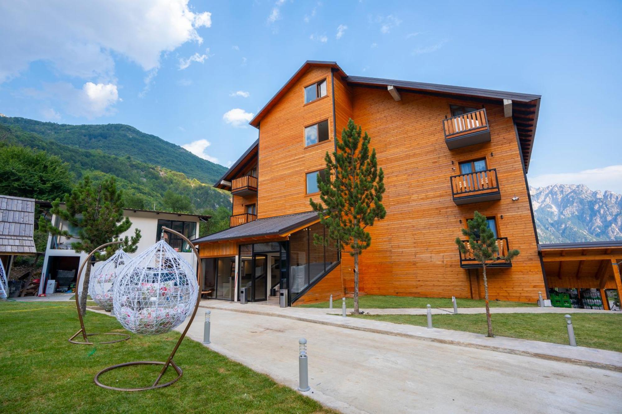 Hotel Jezerca 세스 외부 사진