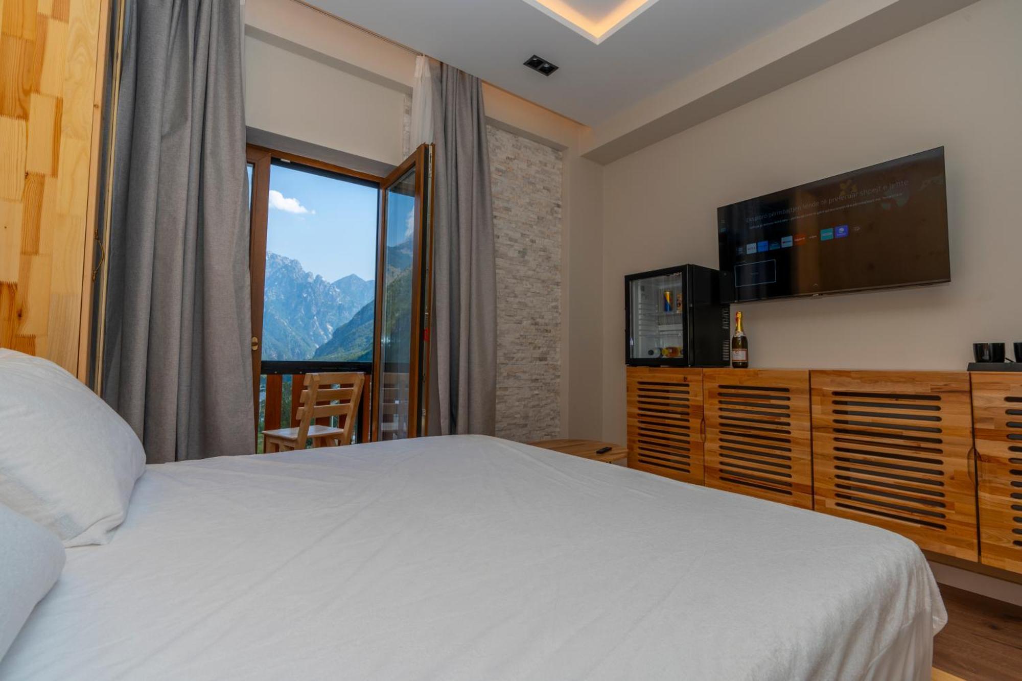 Hotel Jezerca 세스 외부 사진