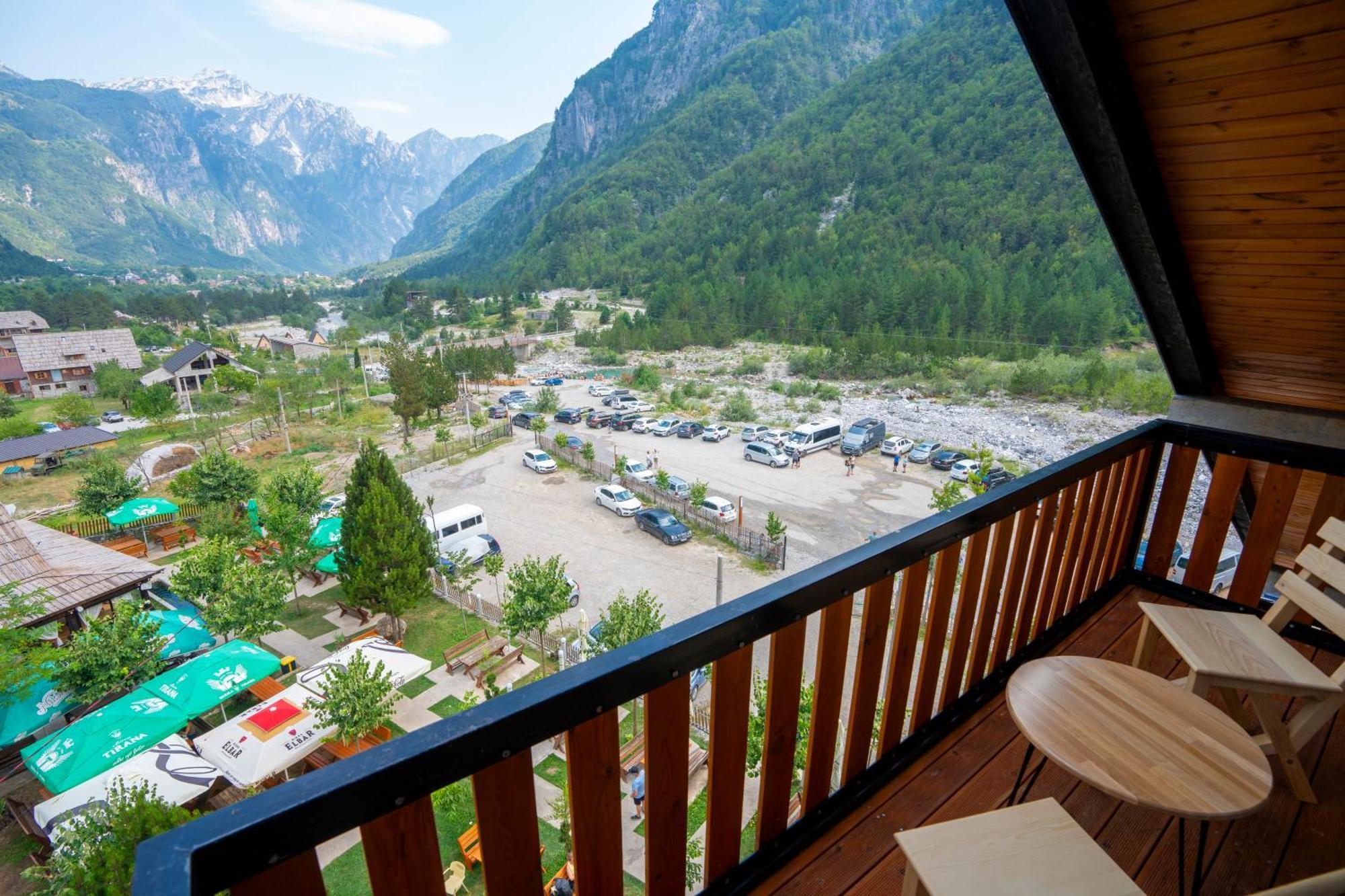 Hotel Jezerca 세스 외부 사진