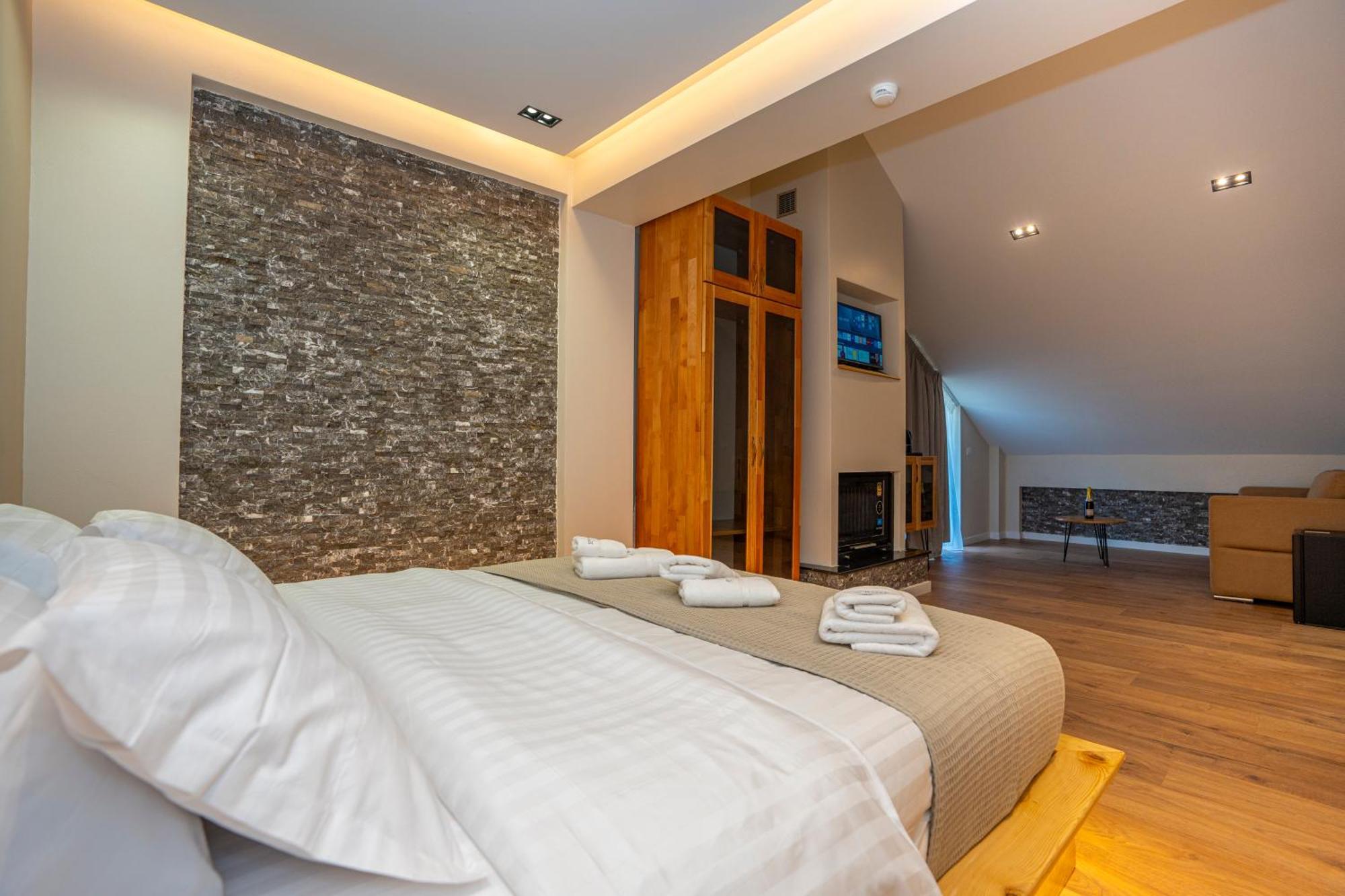 Hotel Jezerca 세스 외부 사진