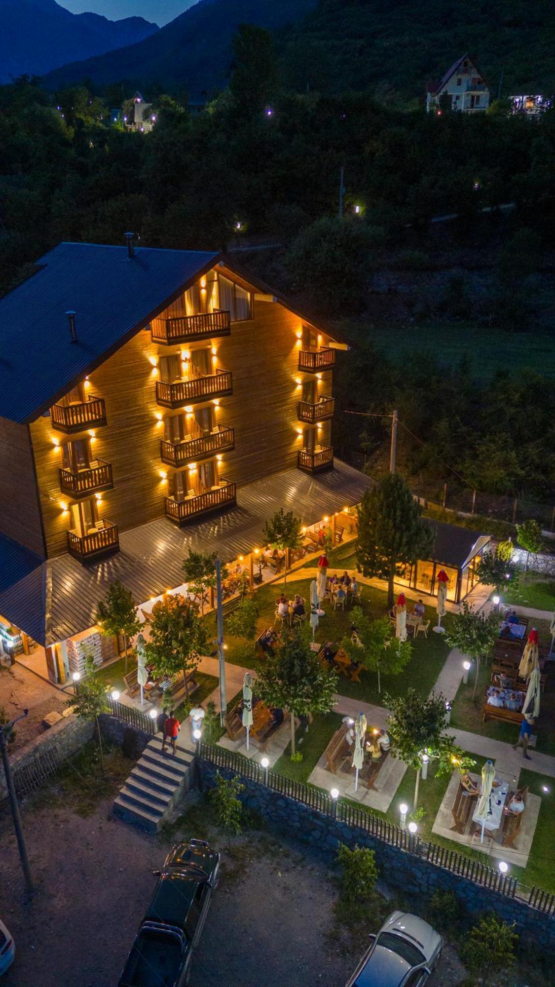 Hotel Jezerca 세스 외부 사진